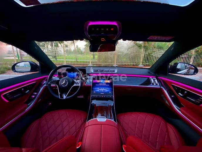 Mercedes S500 Class (Nero), 2021 in affitto a Dubai