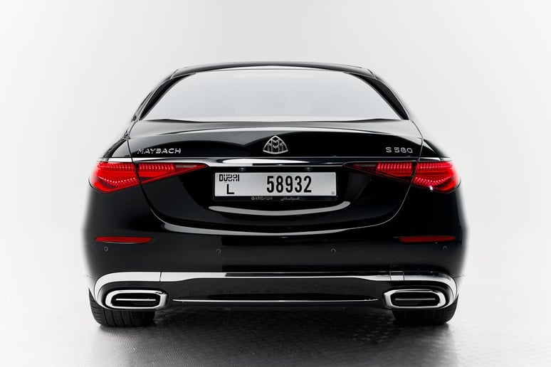إيجار مرسيدس S550 مايباخ (أسود), 2023 في الشارقة