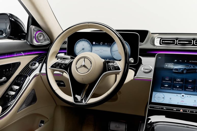 إيجار مرسيدس S550 مايباخ (أسود), 2023 في الشارقة