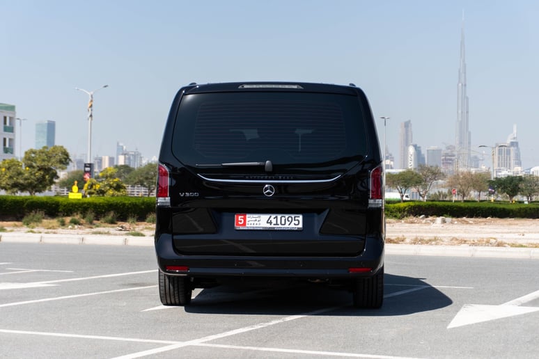 Mercedes V300 Avantgarde Extra Long (Черный), 2025 - предложения по лизингу в Шарджа