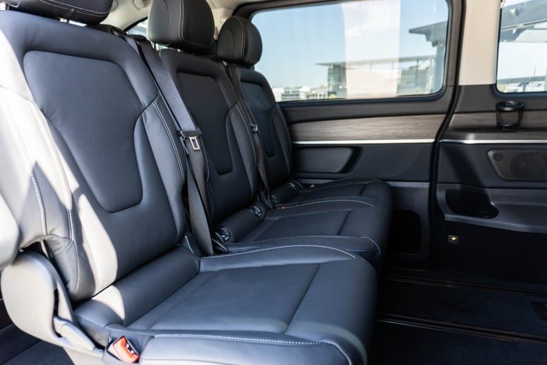 Mercedes V300 Avantgarde Extra Long (Черный), 2025 - предложения по лизингу в Шарджа