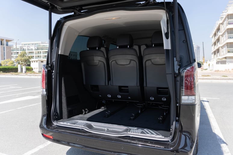 Mercedes V300 Avantgarde Extra Long (Черный), 2025 - предложения по лизингу в Шарджа