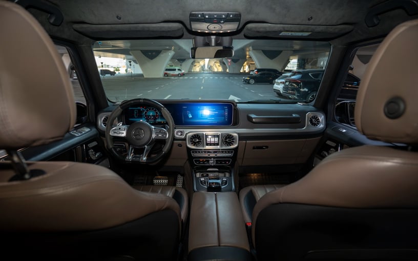 梅赛德斯 V300 Avantgarde Extra Long (黑色), 2025 - 阿布扎比租赁报价