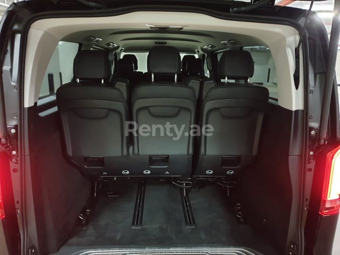 Dubai'de kiralık Mercedes V250 (Siyah), 2019