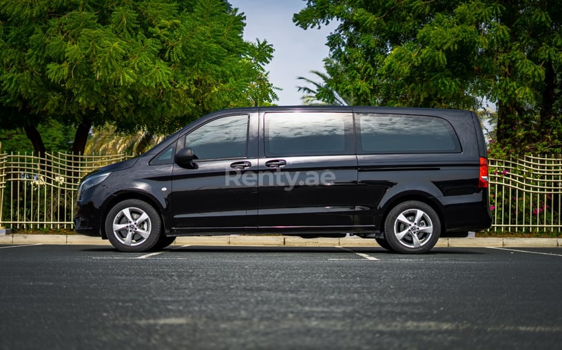 Dubai'de kiralık Mercedes Vito Serisi (Siyah), 2019