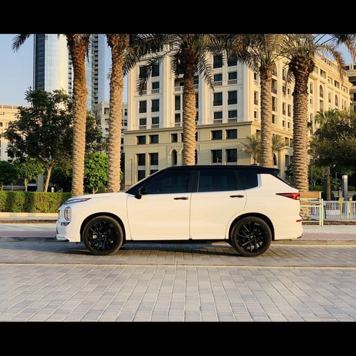 Mitsubishi Outlander (Wit), 2025 te huur in Dubai