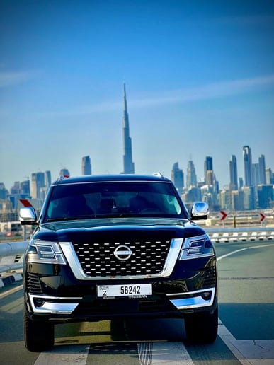 Nissan Patrol Platinum (Черный), 2023 для аренды в Дубай