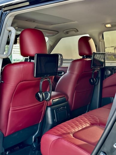Nissan Patrol Platinum (Черный), 2023 для аренды в Дубай