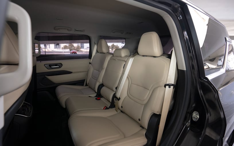 Nissan Patrol SE (Zwart), 2025 te huur in Sharjah