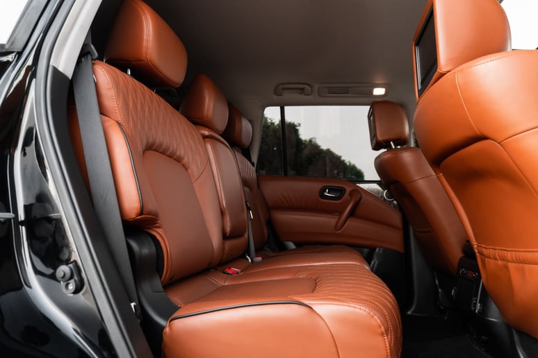 Nissan Patrol V8 (Nero), 2020 in affitto a Abu Dhabi