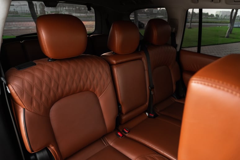 Nissan Patrol V8 (Nero), 2020 in affitto a Abu Dhabi