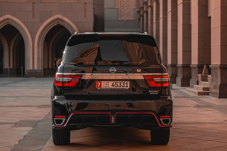 Nissan Patrol Nismo (Nero), 2023 in affitto a Abu Dhabi