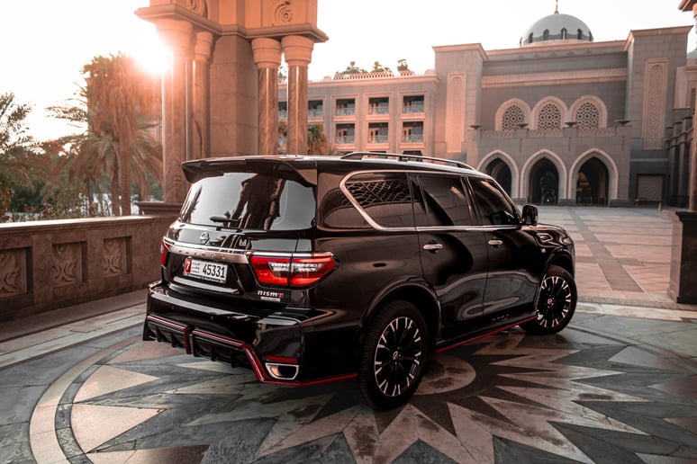 Nissan Patrol Nismo (Nero), 2023 in affitto a Abu Dhabi