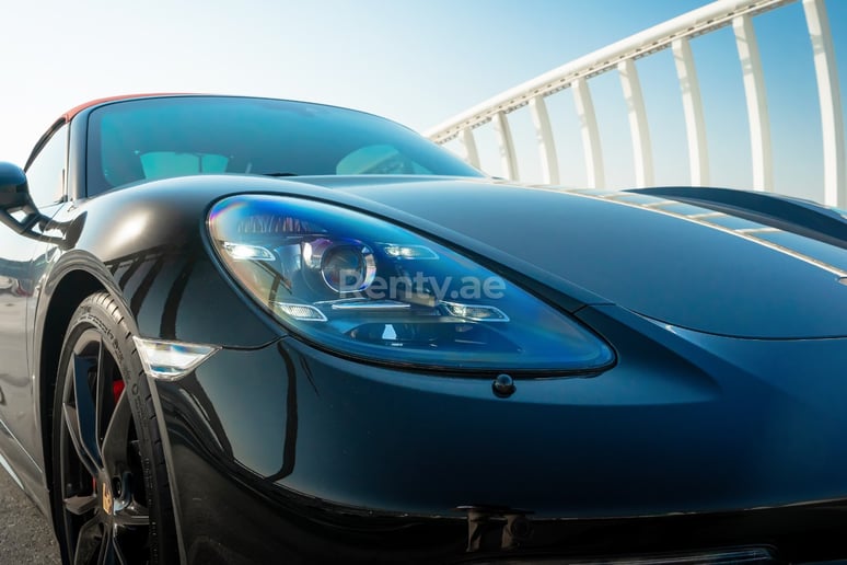 إيجار بورش بوكستر GTS (أسود), 2019 في أبو ظبي