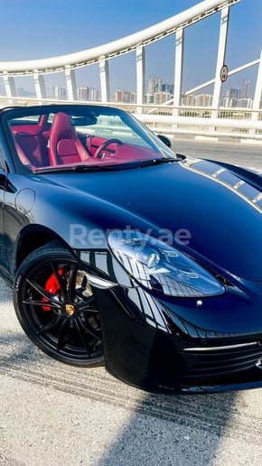 Porsche Boxster (Черный), 2020 для аренды в Шарджа