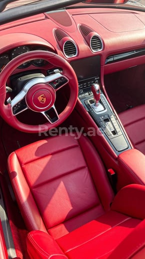 Porsche Boxster (Черный), 2020 для аренды в Шарджа
