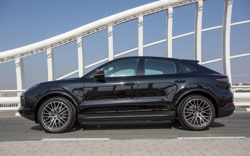 Porsche Cayenne coupe (Negro), 2022 para alquiler en Ras Al Khaimah