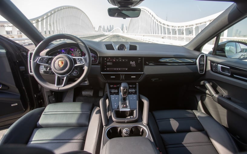 Porsche Cayenne coupe (Negro), 2022 para alquiler en Ras Al Khaimah