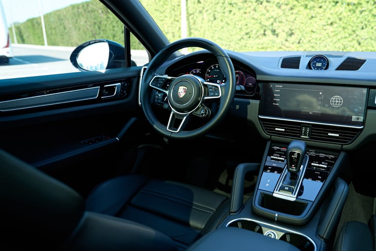 Porsche Cayenne coupe (Schwarz), 2022 - Leasingangebote in Abu Dhabi