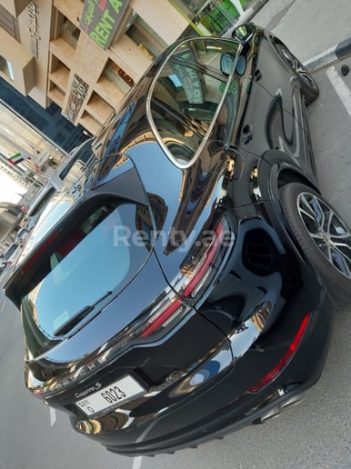 Porsche Cayenne S (Schwarz), 2019  zur Miete in Dubai