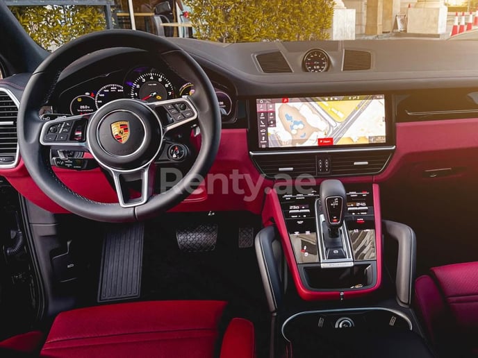 Porsche Cayenne (Черный), 2021 для аренды в Дубай