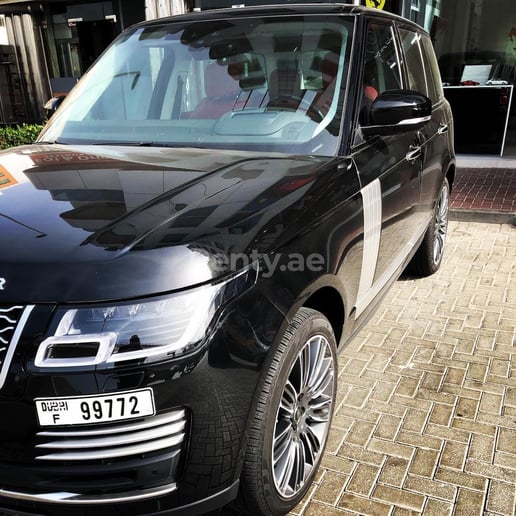 Range Rover Vogue (Negro), 2019 para alquiler en Dub&aacute;i