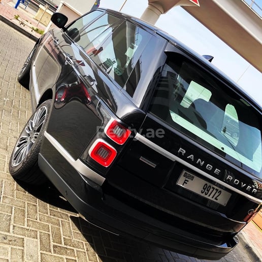 Range Rover Vogue (Negro), 2019 para alquiler en Dub&aacute;i