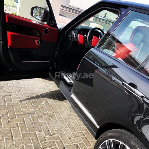 Range Rover Vogue (Negro), 2019 para alquiler en Dub&aacute;i