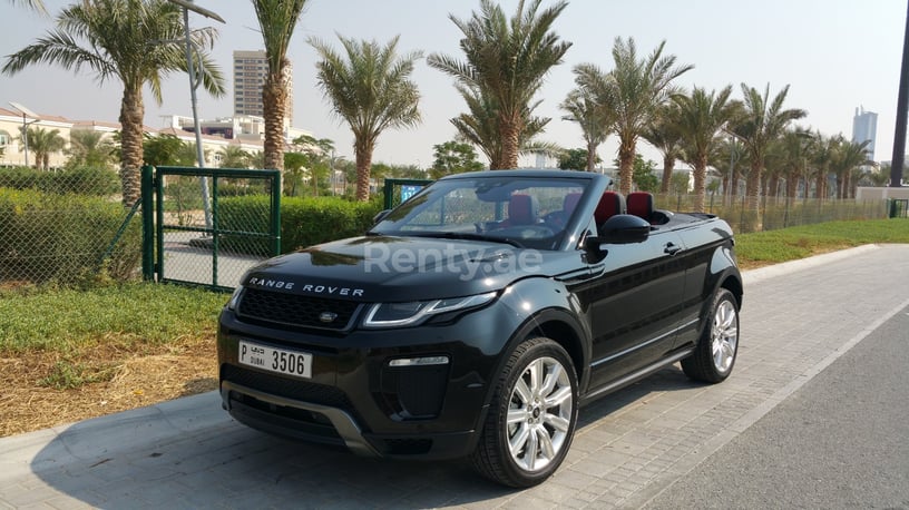 Range Rover Evoque (Zwart), 2017 te huur in Dubai