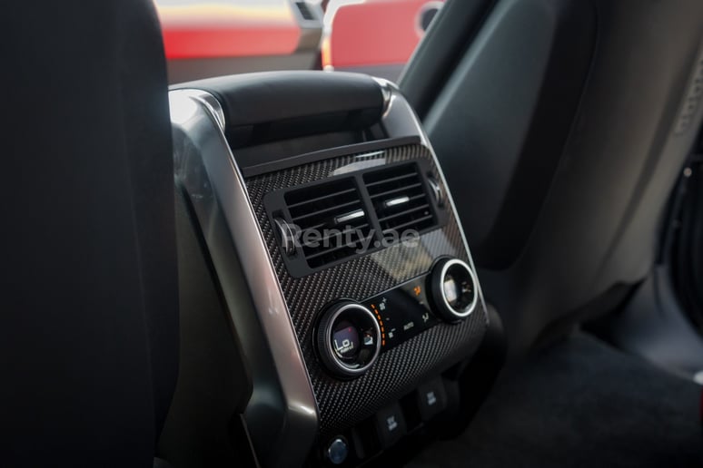 Range Rover Sport SVR (Noir), 2021 &agrave; louer &agrave; Duba&iuml;