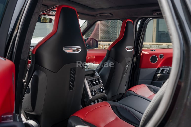 Range Rover Sport SVR (Noir), 2021 &agrave; louer &agrave; Duba&iuml;
