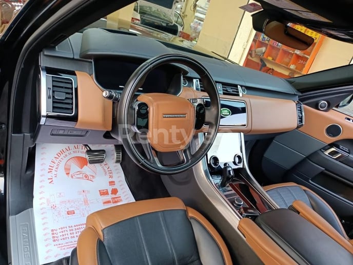 Range Rover Sport (Zwart), 2021 te huur in Dubai
