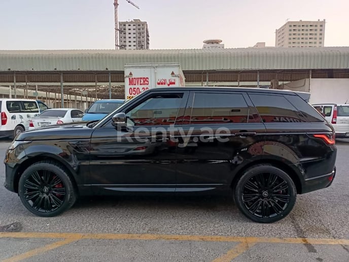 Range Rover Sport (Zwart), 2021 te huur in Dubai