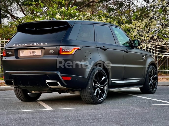 Range Rover Sport Dynamic (Zwart), 2021 te huur in Dubai