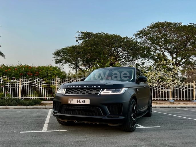 Range Rover Sport Dynamic (Zwart), 2021 te huur in Dubai