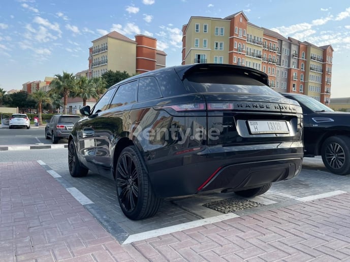 Range Rover Velar (Noir), 2019 &agrave; louer &agrave; Duba&iuml;