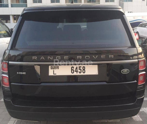 Range Rover Vogue (Negro), 2019 para alquiler en Dub&aacute;i