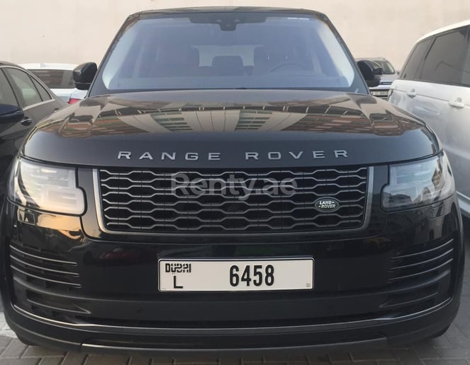 Range Rover Vogue (Negro), 2019 para alquiler en Dub&aacute;i