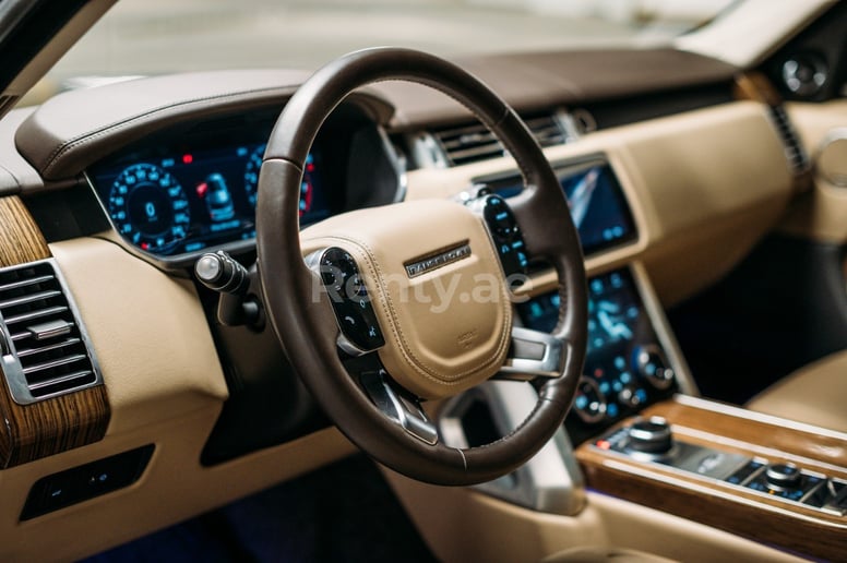 Range Rover Vogue (Nero), 2019 in affitto a Dubai