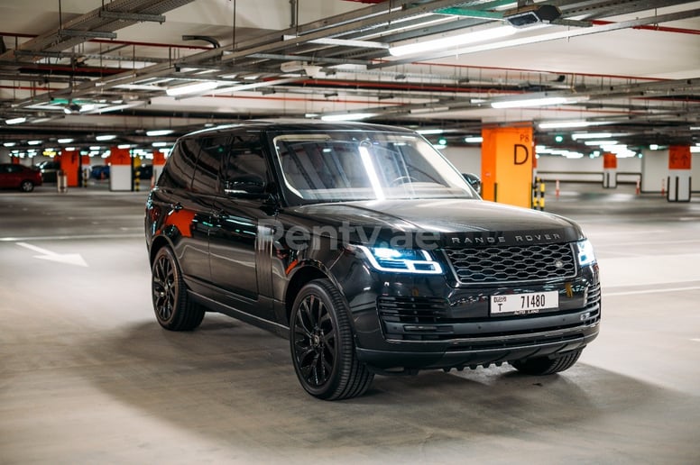 Range Rover Vogue (Nero), 2019 in affitto a Dubai