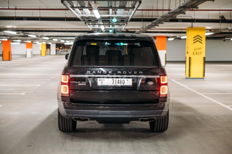 Range Rover Vogue (Nero), 2019 in affitto a Dubai