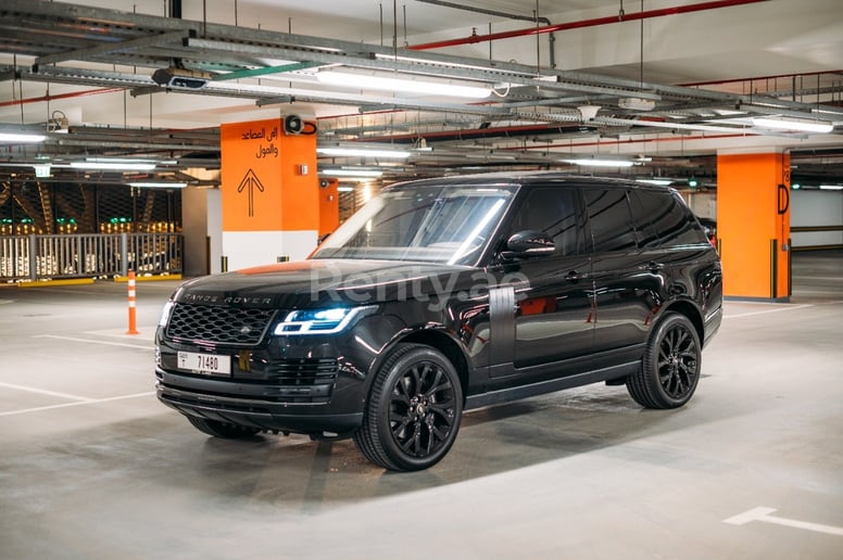 Range Rover Vogue (Nero), 2019 in affitto a Dubai