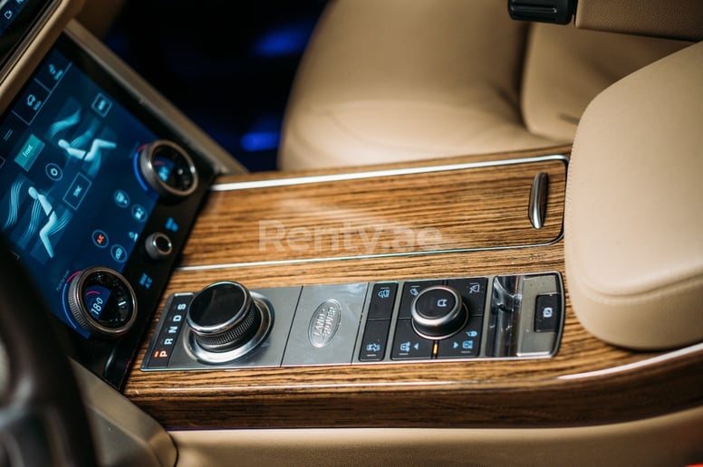 Range Rover Vogue (Nero), 2019 in affitto a Dubai