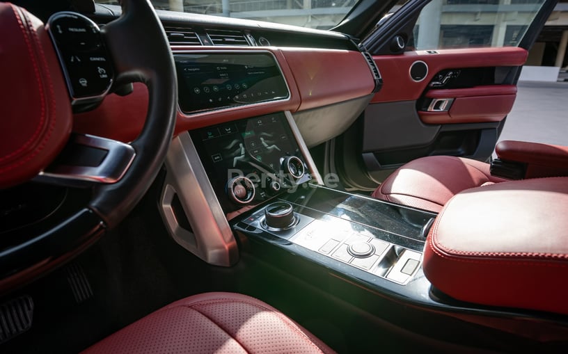 Range Rover Vogue (Черный), 2020 для аренды в Дубай