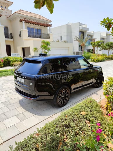 Range Rover Vogue (Zwart), 2022 te huur in Sharjah