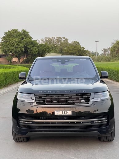 Range Rover Vogue (Negro), 2022 para alquiler en Ras Al Khaimah