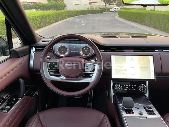 Range Rover Vogue (Negro), 2022 para alquiler en Ras Al Khaimah