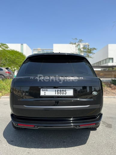 Range Rover Vogue (Nero), 2022 in affitto a Sharjah