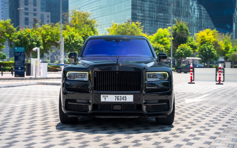 Rolls Royce Cullinan (Schwarz), 2020  zur Miete in Ras Al Khaimah