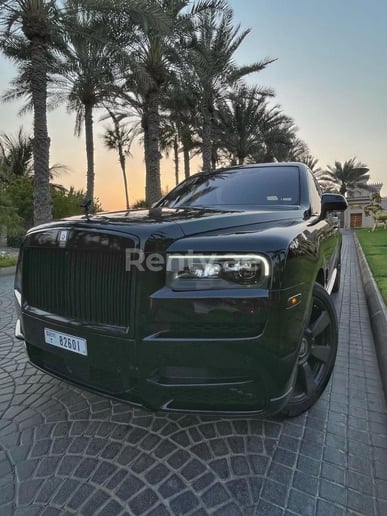 Rolls Royce Cullinan (Negro), 2021 para alquiler en Dub&aacute;i